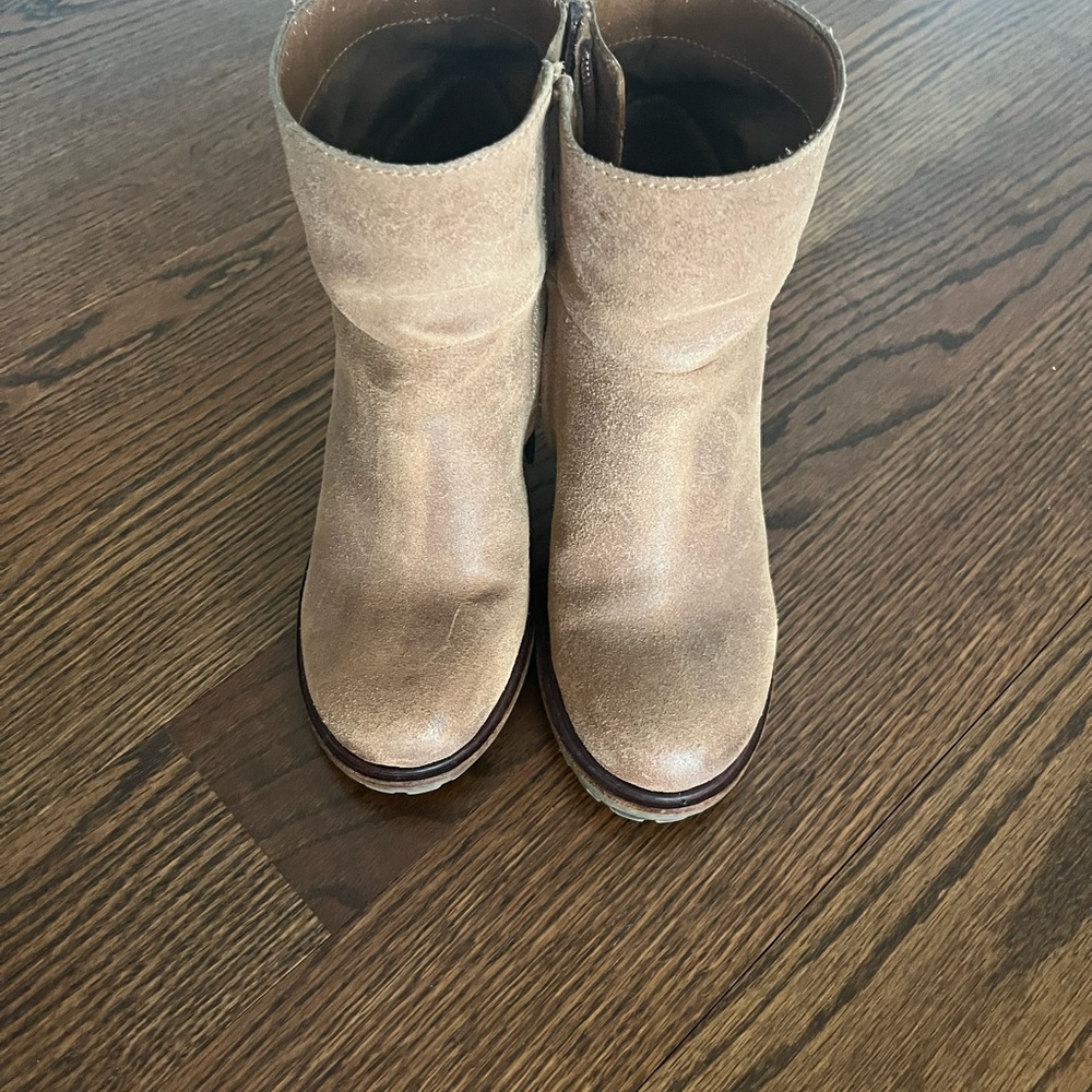 Sam Edelman Tan Suede Ankle Boots Modern Style